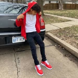 Meet your Posher, Adrian